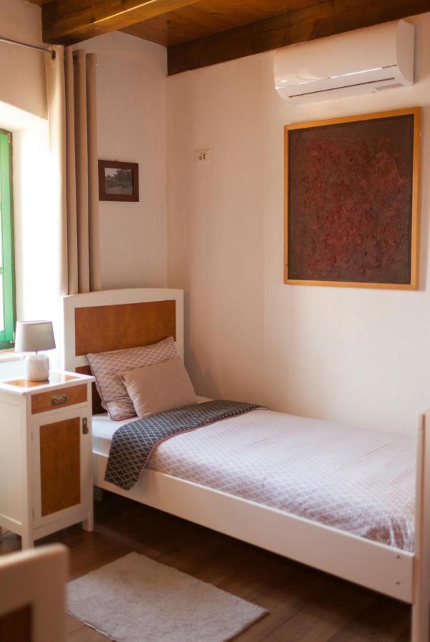 Dvor Strica Grge Apartment Kastelir Exterior photo